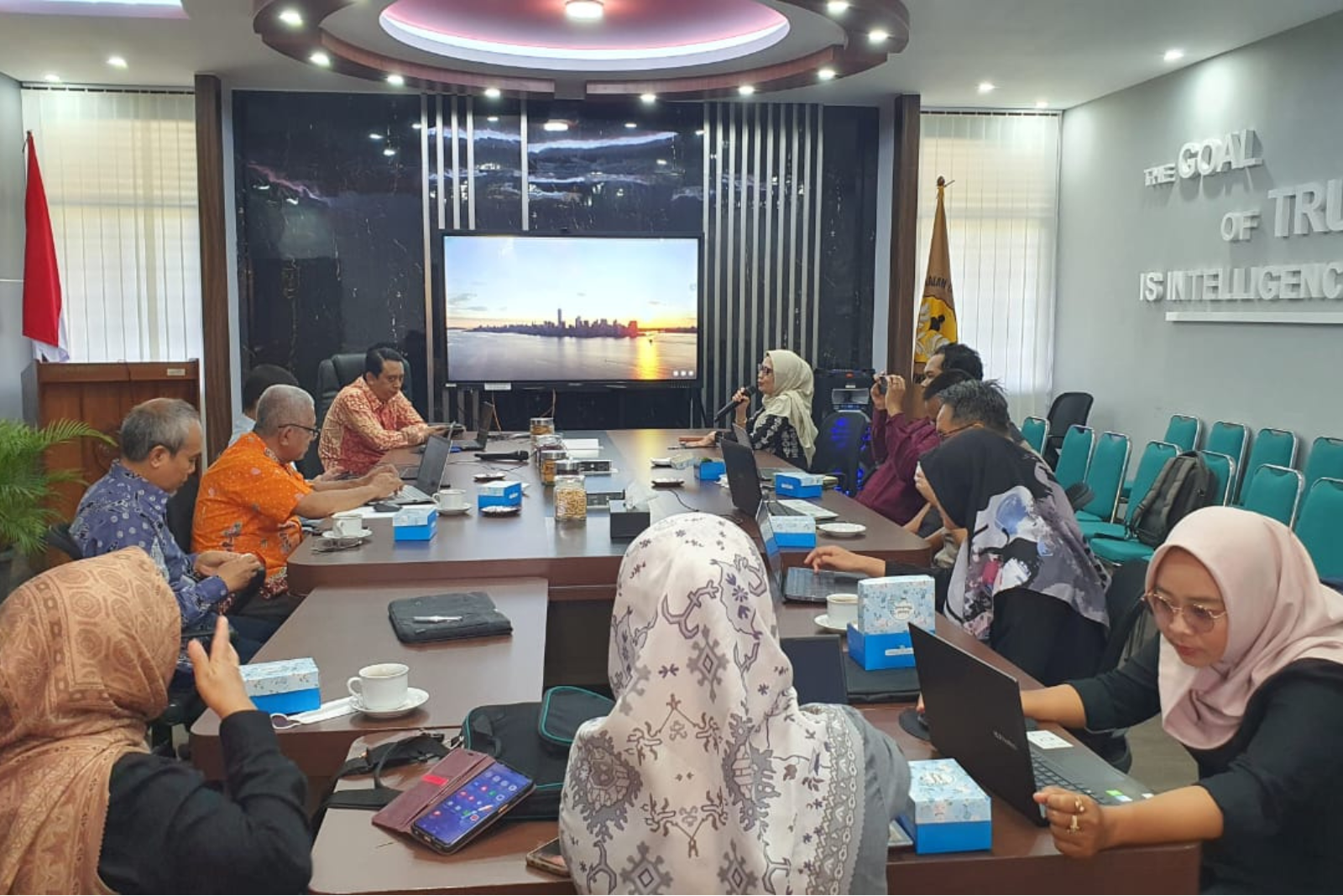 Koordinasi dan Evaluasi Tracer Studi Fapet Unsoed: Sinergi Antara Pimpinan Universitas dan Fakultas