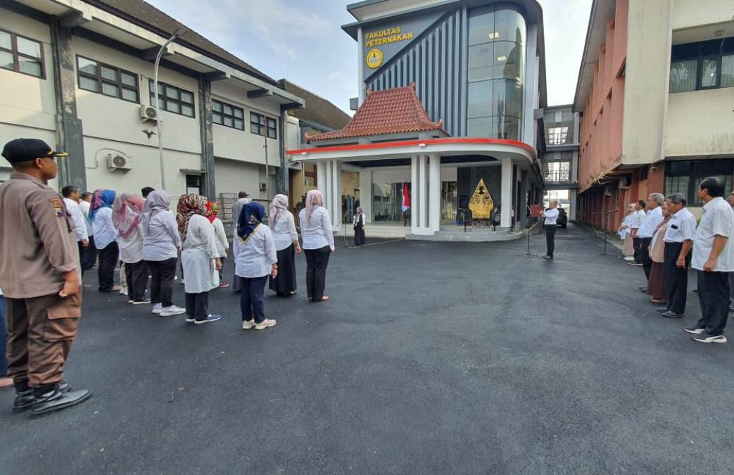 Semangat Baru Di Tahun yang Baru, Tenaga Kependidikan Fapet Unsoed Ikuti Apel Pagi