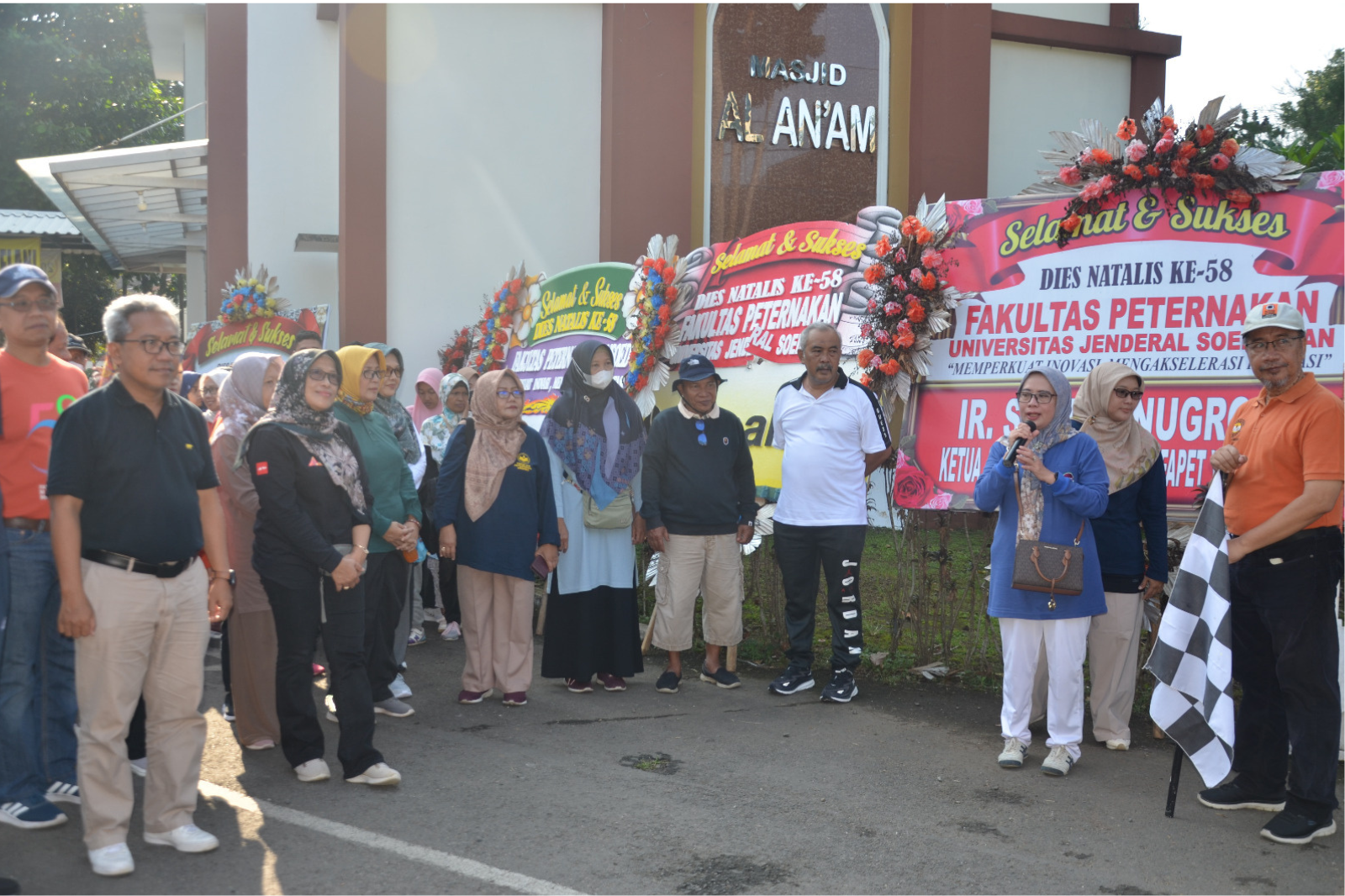 Fakultas Peternakan Unsoed Meriahkan Dies Natalis ke-58 dengan Jalan Sehat Bersama