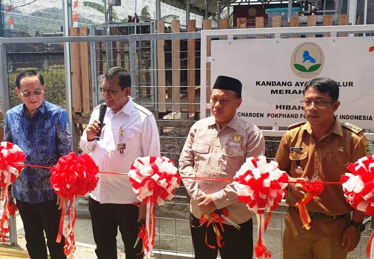 Fapet Unsoed dan CPI Bangun Kemandirian Ekonomi Desa Lewat Kandang Petelur Merah Putih