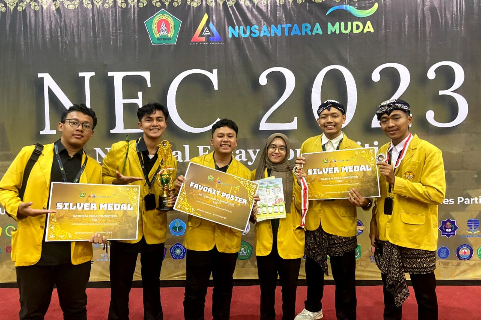 Tim Mahasiswa Fapet Unsoed Sukses Meraih Prestasi dalam Lomba Essai dan Favorit Poster Tingkat Nasional di Yogyakarta