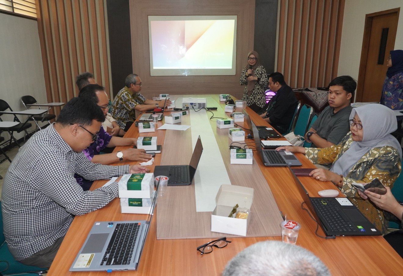 Focus Group Discussion (FGD) Tracer Studi, Dalam Upaya Mencapai Indikator Kinerja Utama Fakultas Peternakan Unsoed